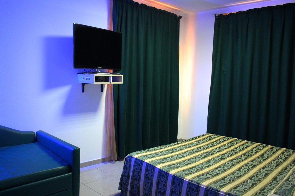Orange Motel Vergiate Eksteriør bilde