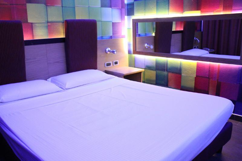 Orange Motel Vergiate Eksteriør bilde