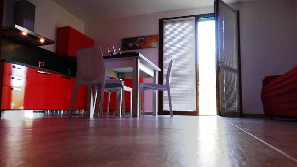 Orange Motel Vergiate Eksteriør bilde