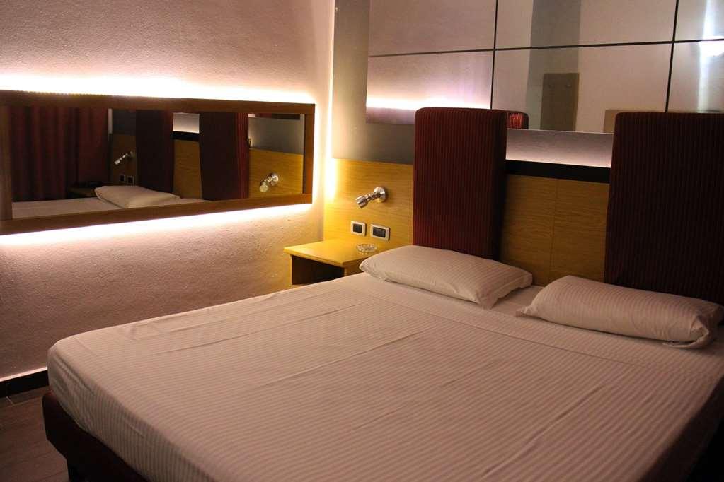 Orange Motel Vergiate Rom bilde